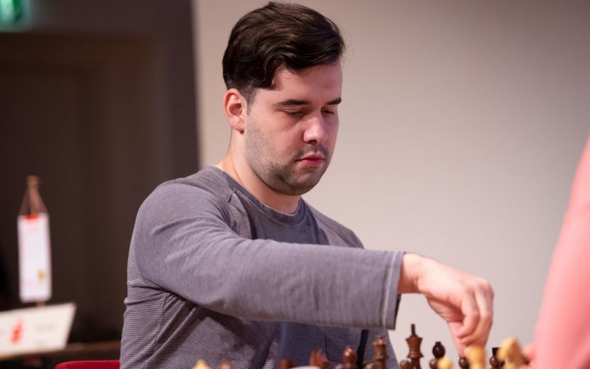 Непомнящий победил в шести партиях из девяти на этапе Grand Chess Tour в США