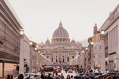 В Ватикане впервые в истории осудили кардинала